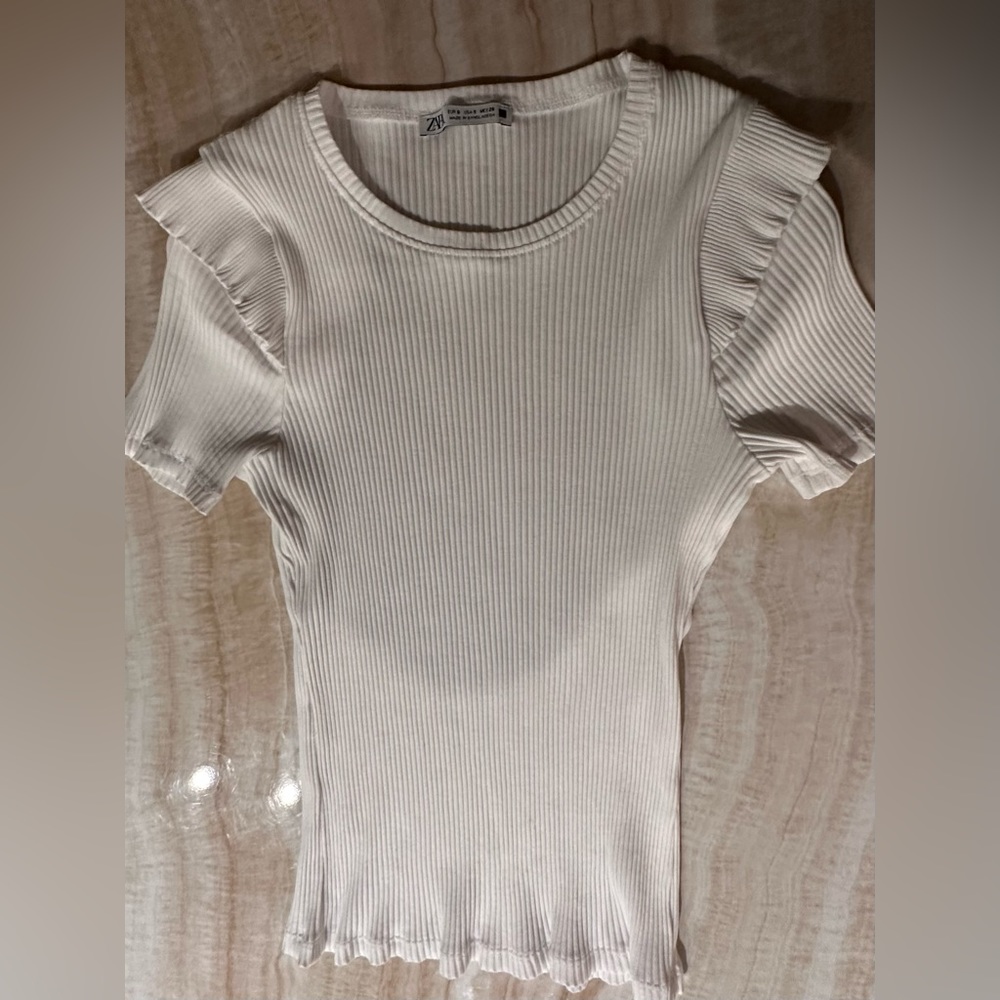 Zara white basic frilled sleeve top! Never worn